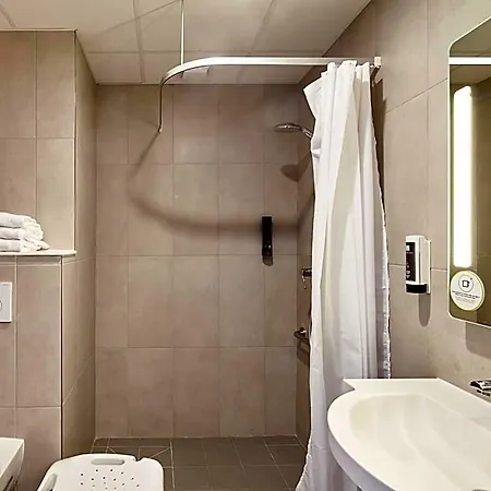 B&B Hotel Argenteuil Otel